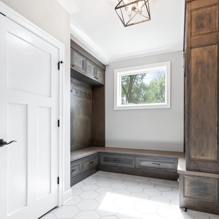 5337 Park Ave - Mud Room